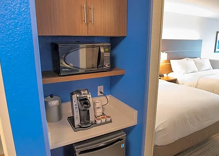 Отель Express & - Orland Park By Ihg