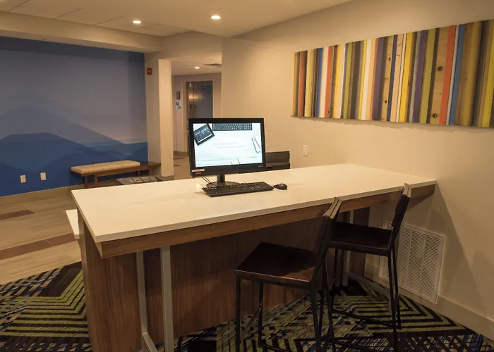 Express & - Orland Park By Ihg